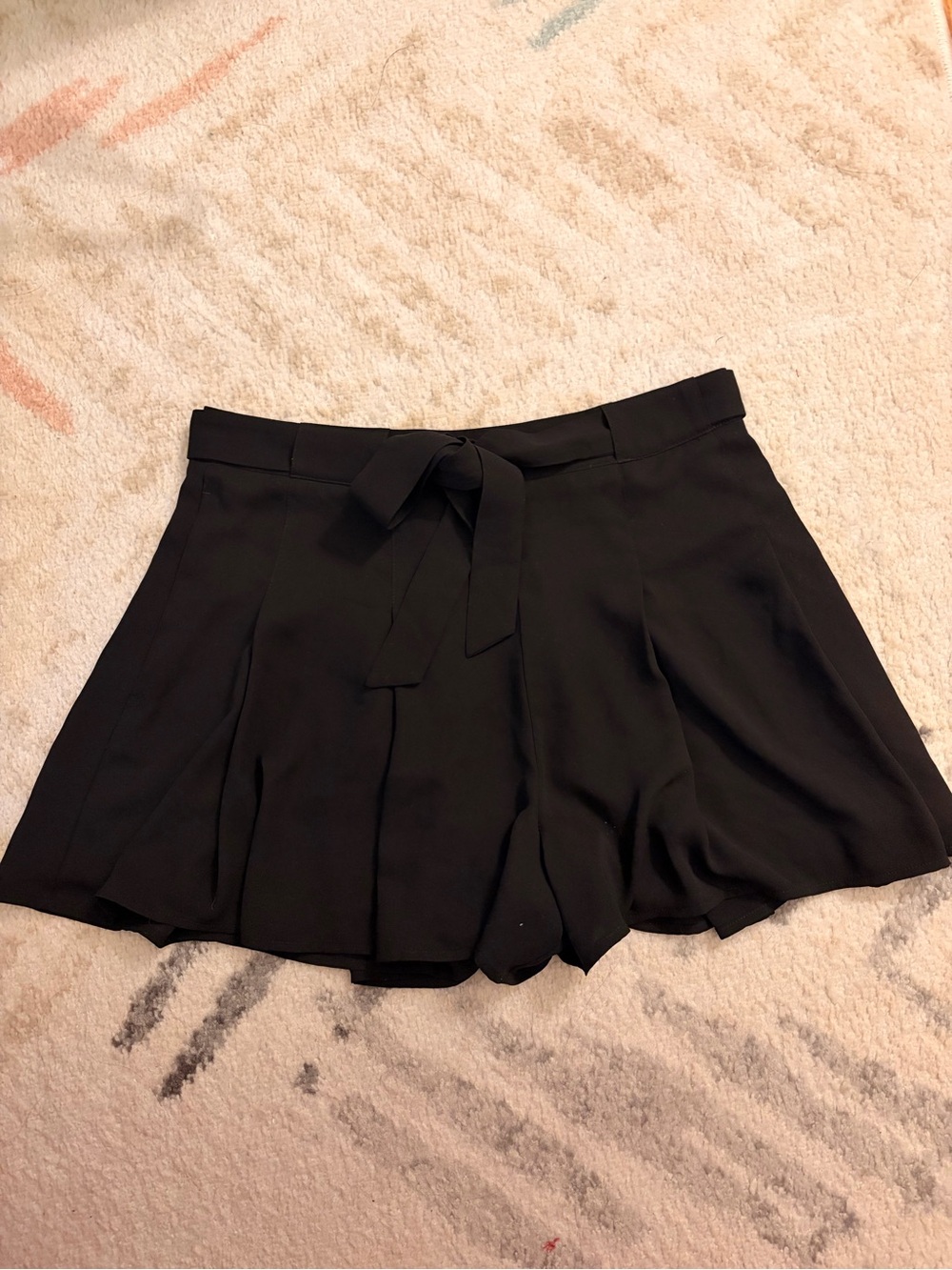 Aritzia Sunday Best Westley black ruffle flowy mini shorts 6